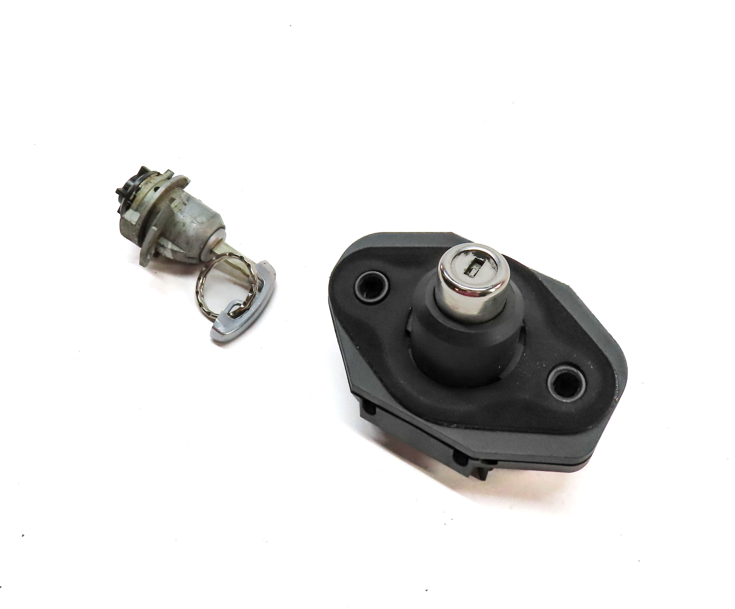 2011 BMW 750I 750LI (F01 F02) DRIVER DOOR TRUNK LOCK CYLINDER KEY SET-3 — exact item pictured